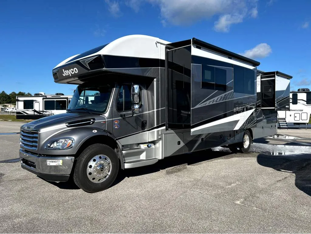 2026 Jayco Seneca 37M - Photo 4