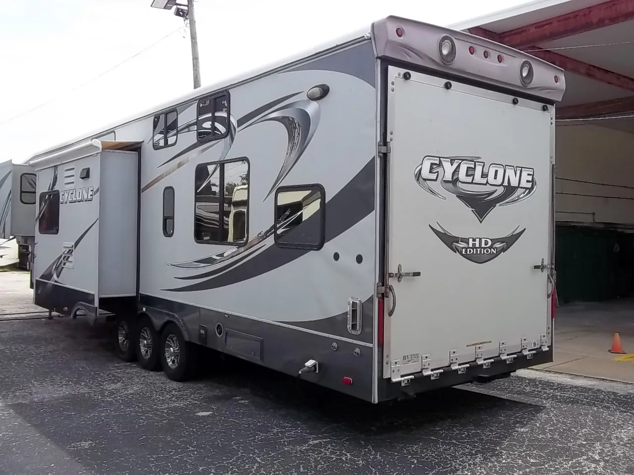 2012 Heartland Cyclone 3800 - Photo 4