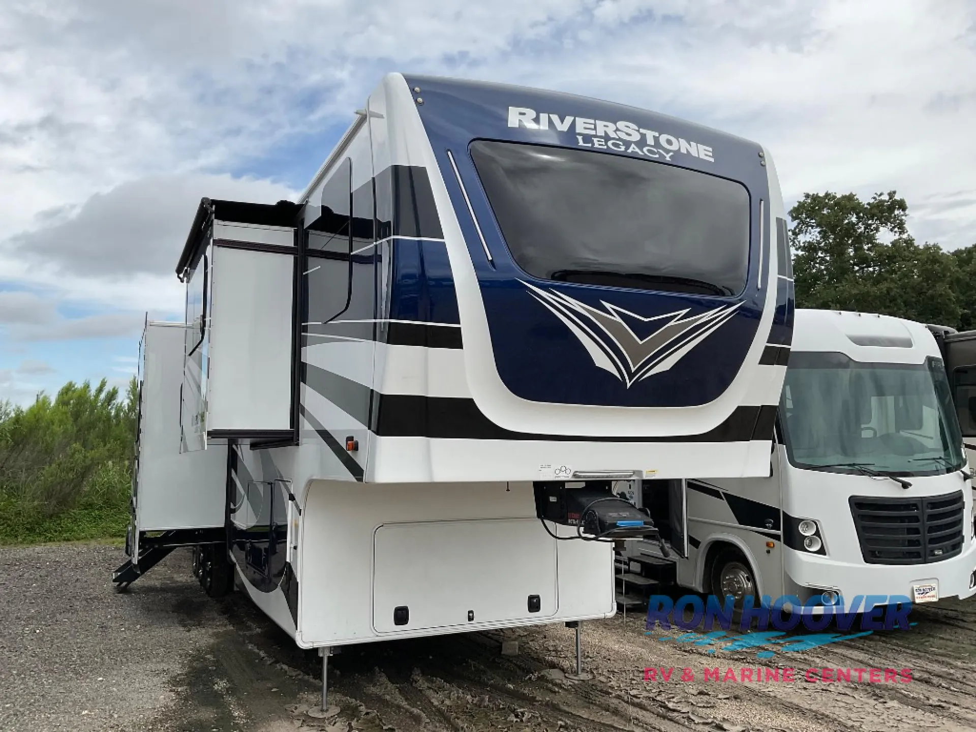 2024 Forest River RiverStone 425FO - Photo 3