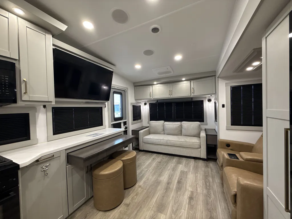 2025 Brinkley Model Z 2670, Photos photo 3