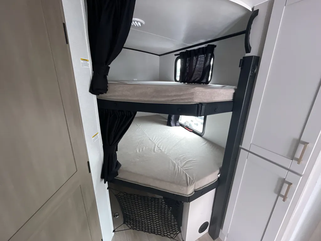 2027 Jayco Jay Feather 29BHB, Photos photo 19