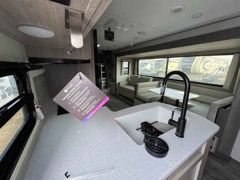 2026 Coachmen Catalina Legacy Edition 273DBHCK, Photos photo 11
