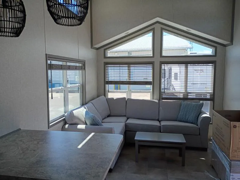 2027 Canterbury RV Parkvue P38-SSL - Photo 4