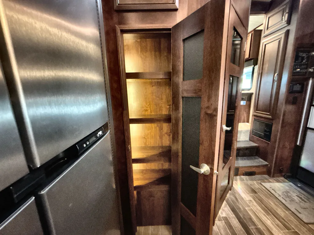 2018 Jayco Pinnacle 36FBTS, Photos photo 12