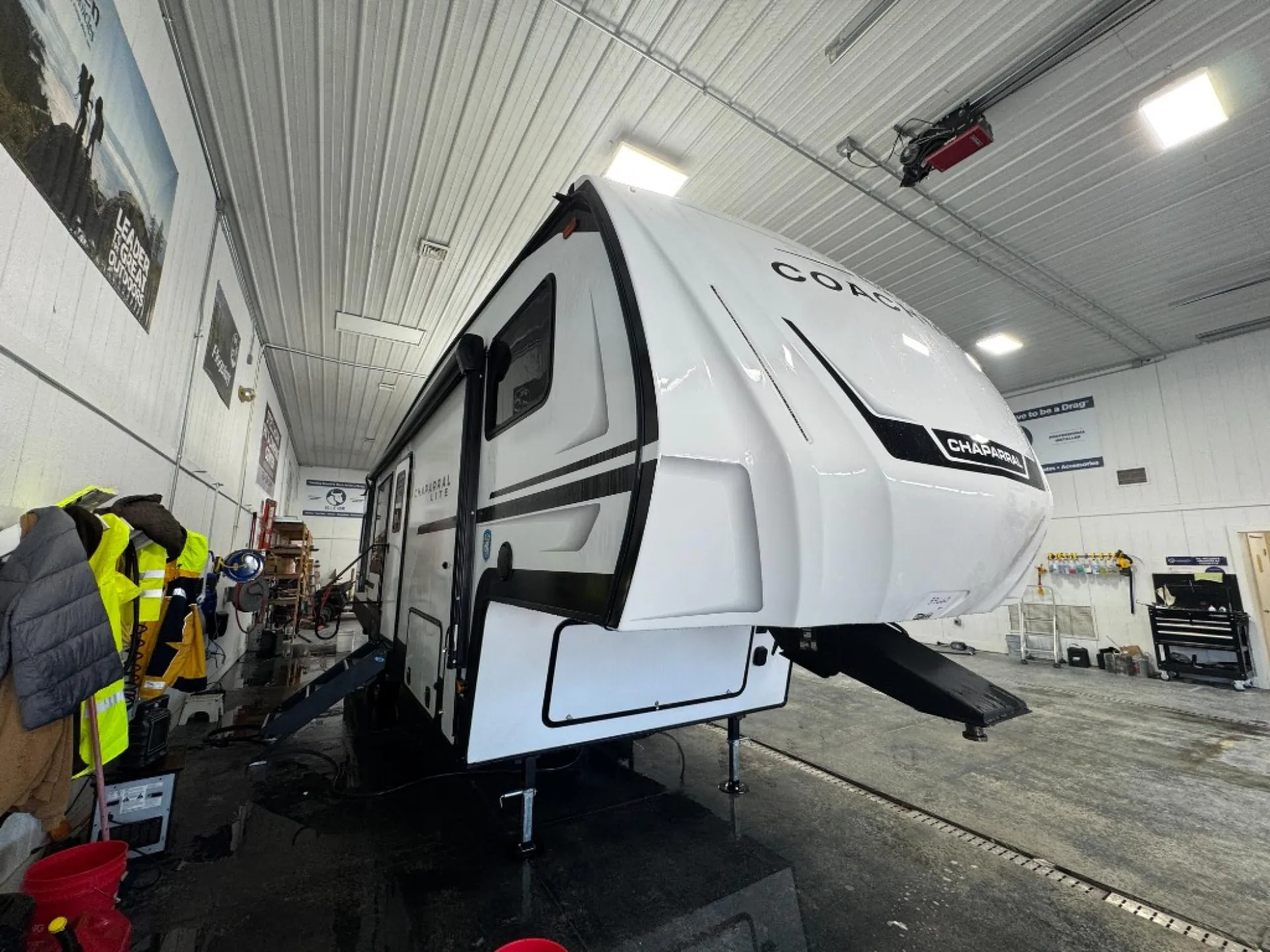 2026 Coachmen Chaparral Lite 27BAR - Photo 4