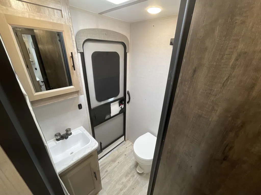 2024 Gulf Stream Conquest 323TBR, Photos photo 19