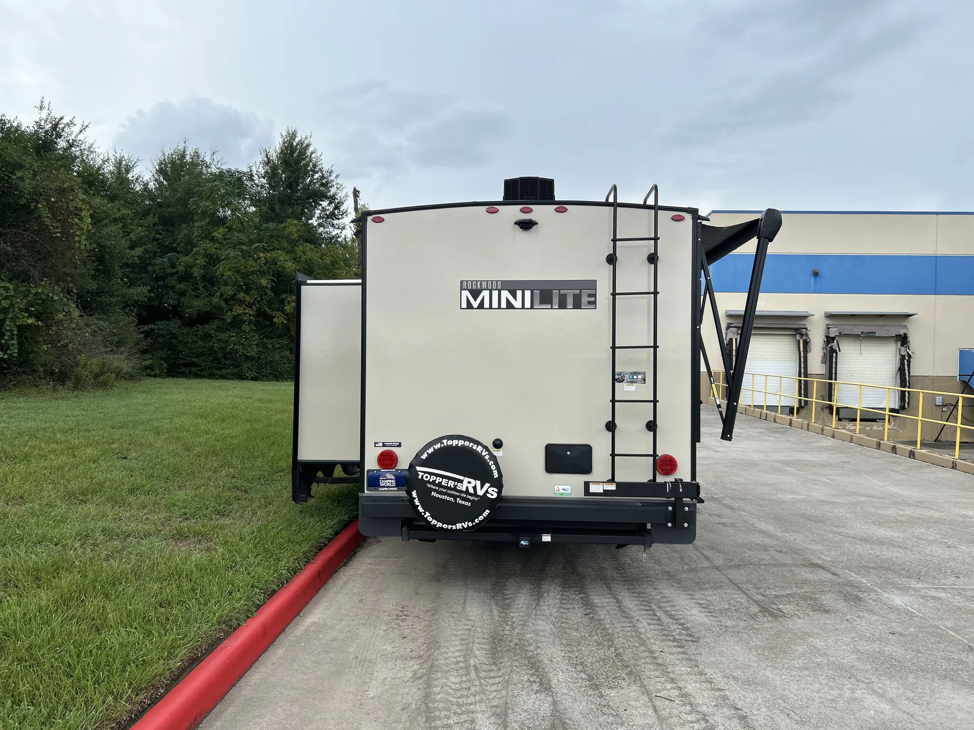 2023 Forest River Rockwood Mini Lite 2513S — backside
