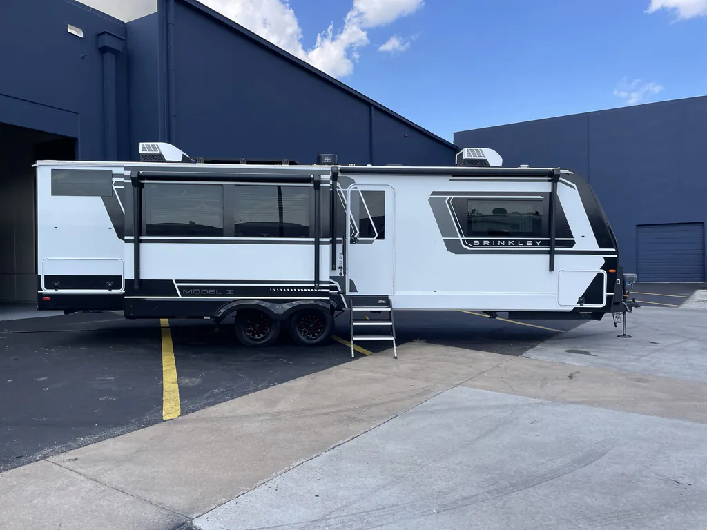 2025 Brinkley Model Z AIR 295, Photos photo 5