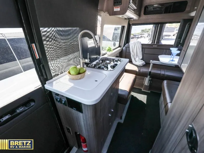 2020 Airstream Airstream Used   M19 4x4 - Photo 2
