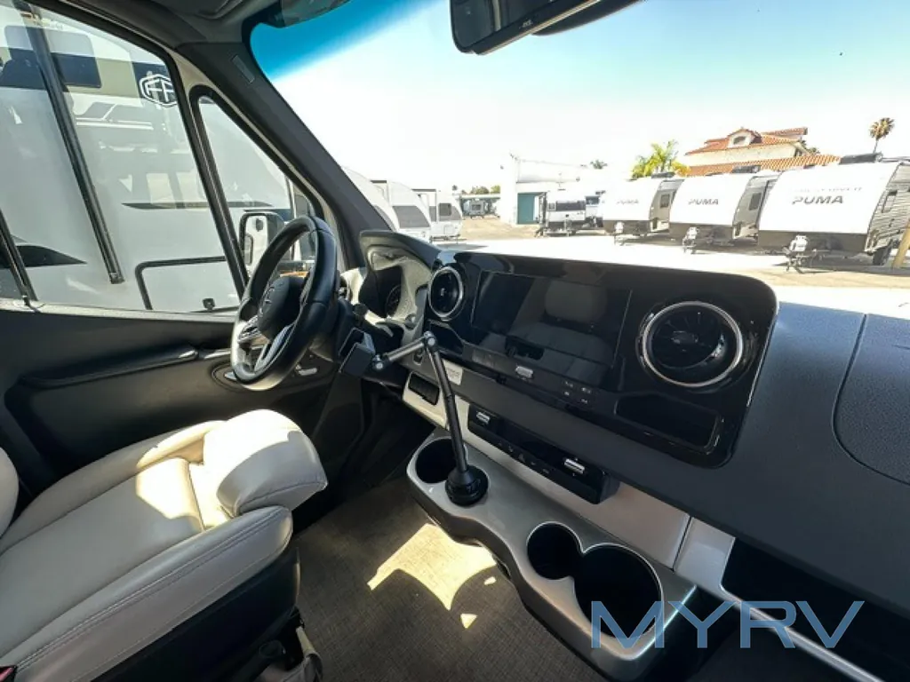 2023 Thor Motor Coach Tiburon 24FB, Photos photo 11