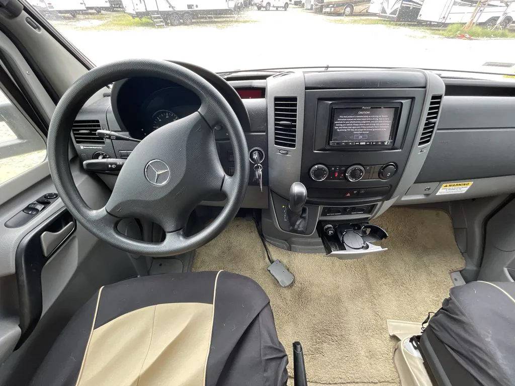 2014 Winnebago View 24V - Photo 4
