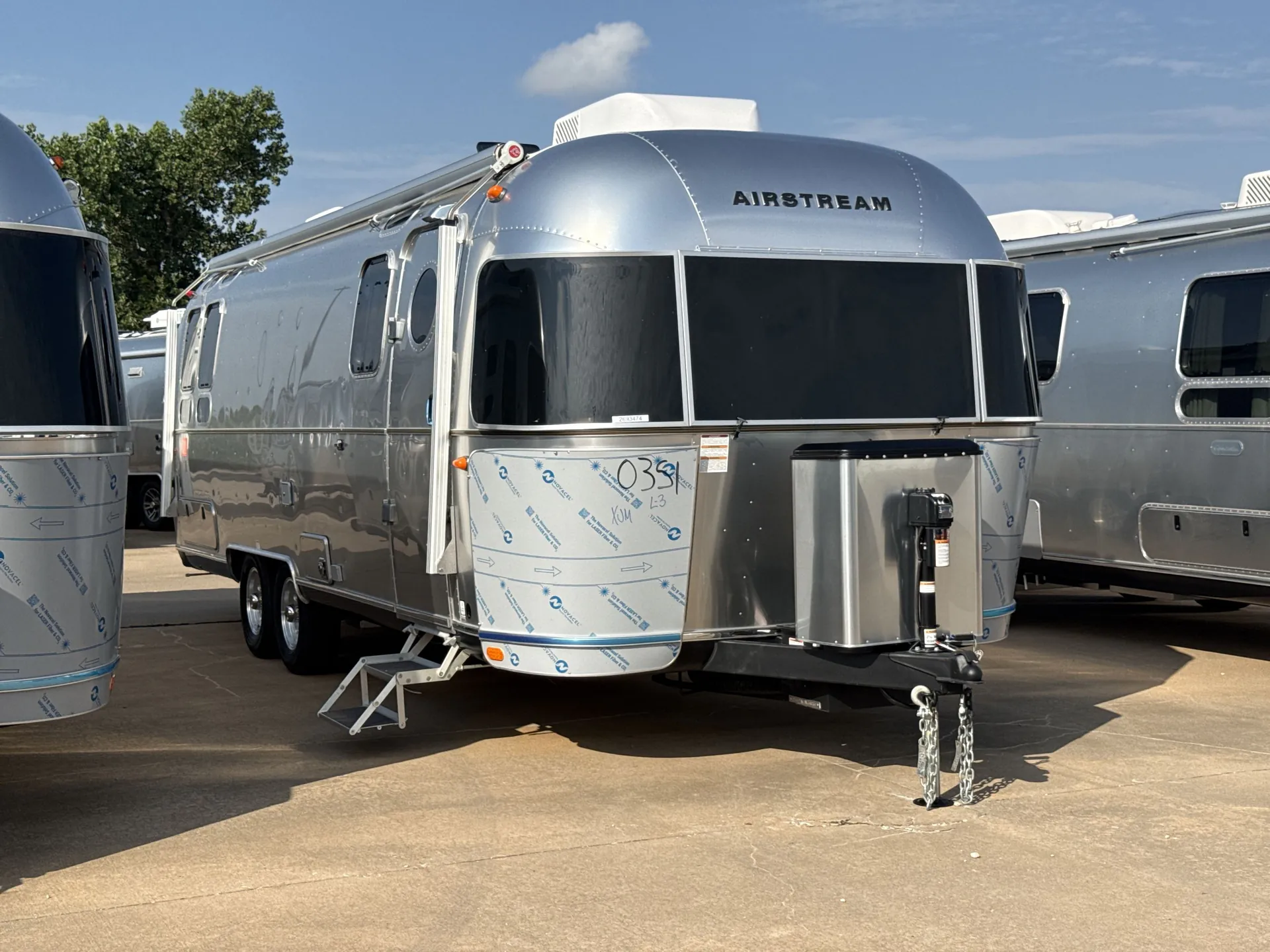 2027 Airstream Frank Lloyd Wright 28RB - Photo 2
