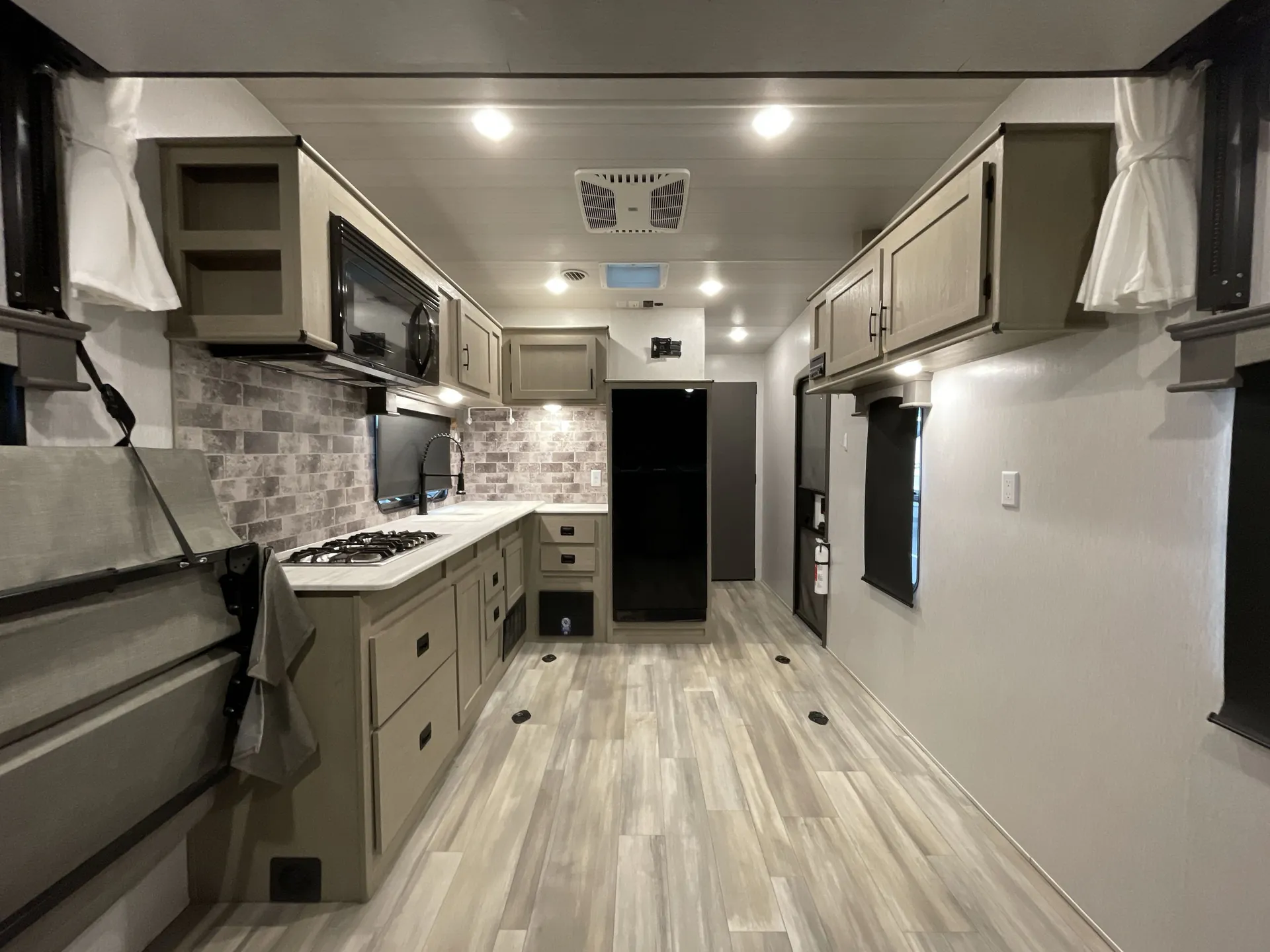 2023 Forest River Shockwave 24FS — living area main