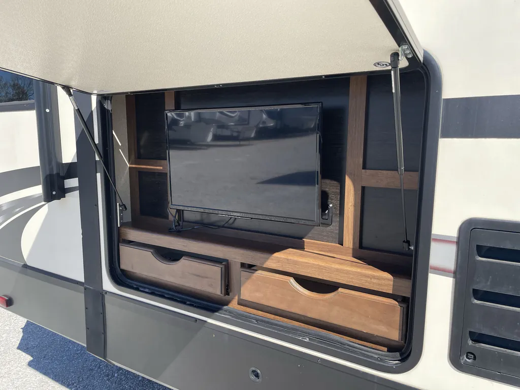 2019 Grand Design Reflection 297RSTS, Photos photo 24