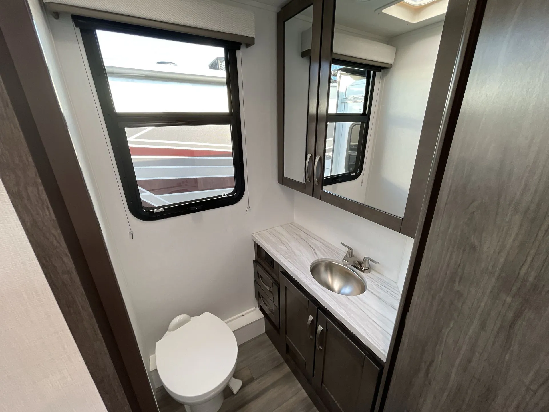 2026 Entegra Coach Odyssey 29V - Photo 3