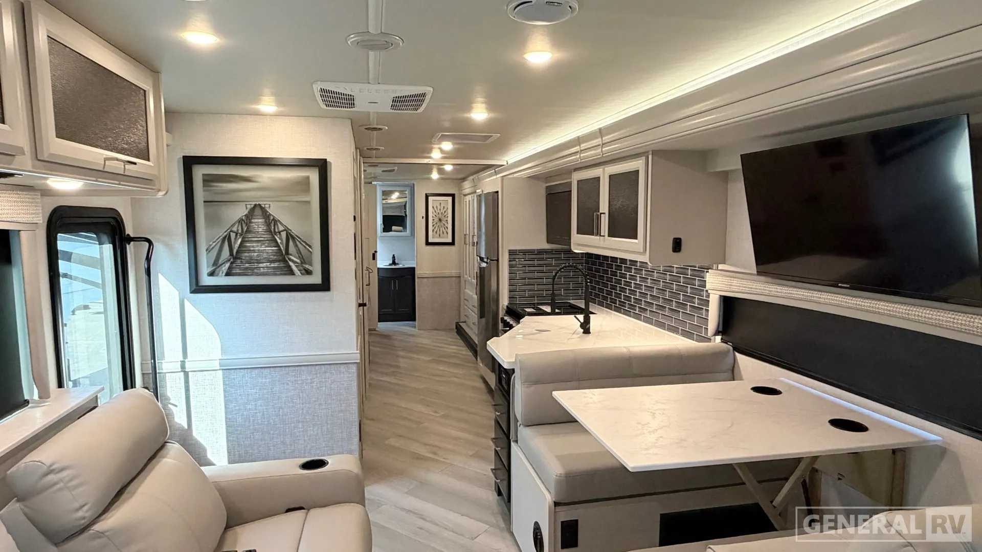2026 Holiday Rambler Invicta 33HB - Photo 3