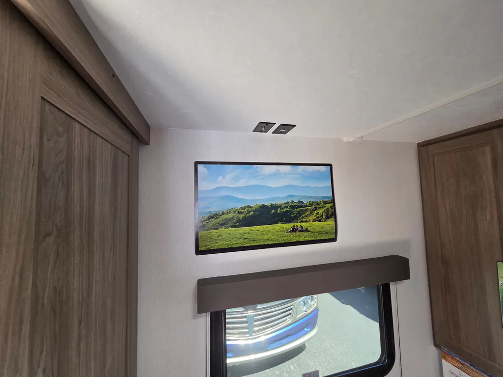 2026 Coachmen Freedom Express Select 30SE, Photos photo 32