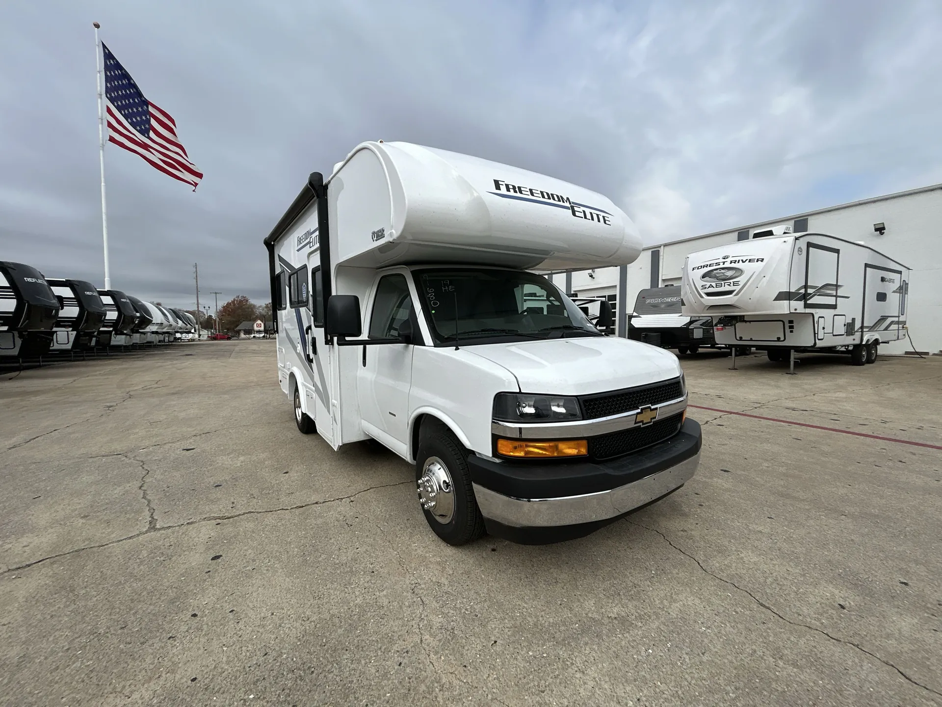 2026 Thor Motor Coach Freedom Elite 19HE - Photo 2