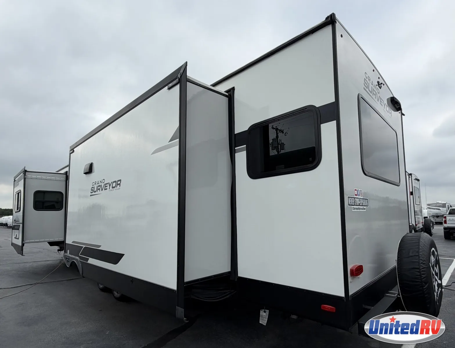 2024 Forest River Grand Surveyor 305RLBS — Photo 6