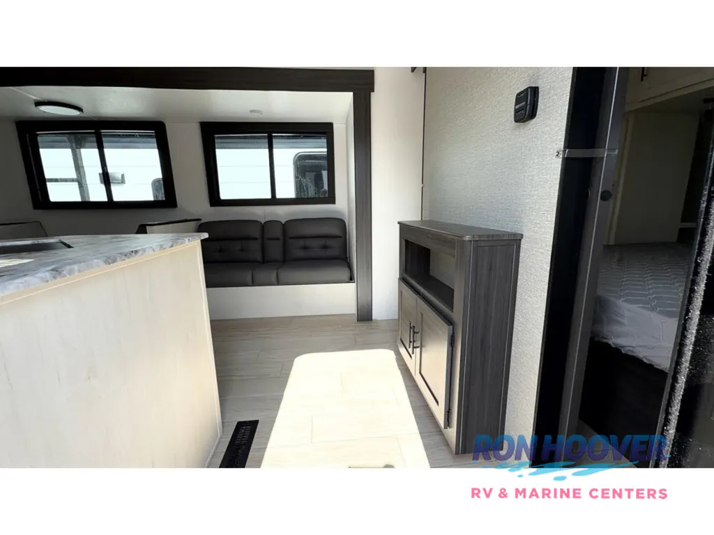 2027 Shasta I-5 532BEDS, Photos photo 16
