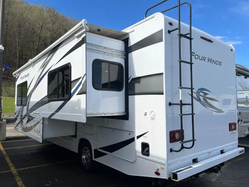 2023 Thor Motor Coach Four Winds 27R - Photo 4