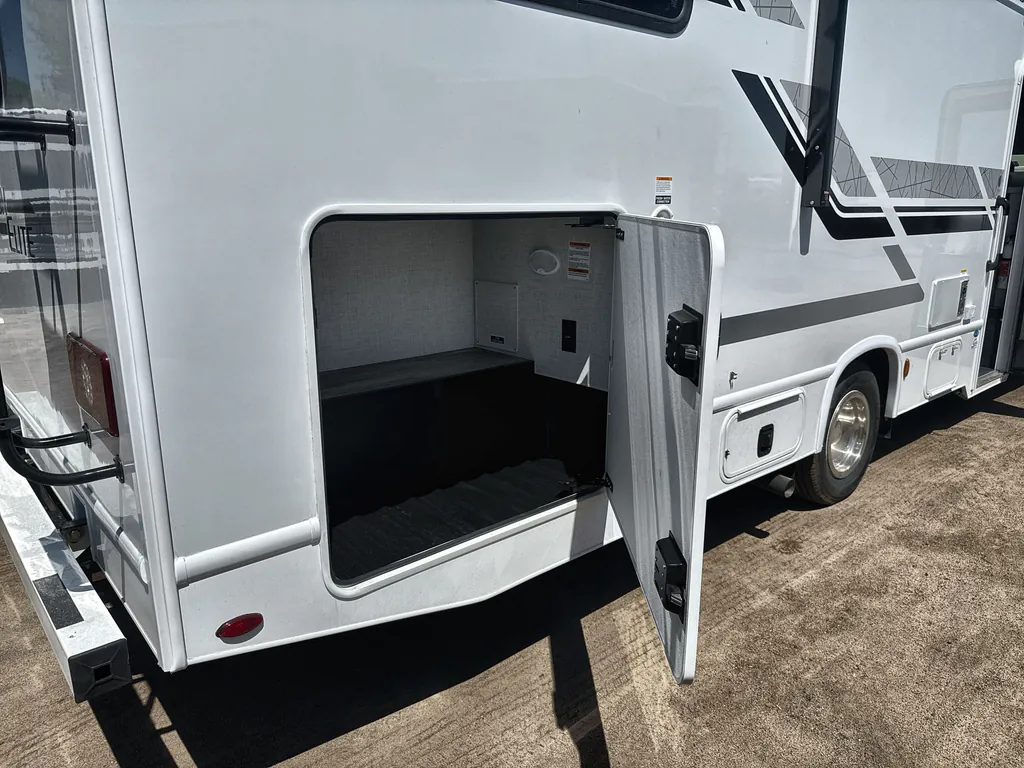 2027 Thor Motor Coach Freedom Elite 31FE, Photos photo 17