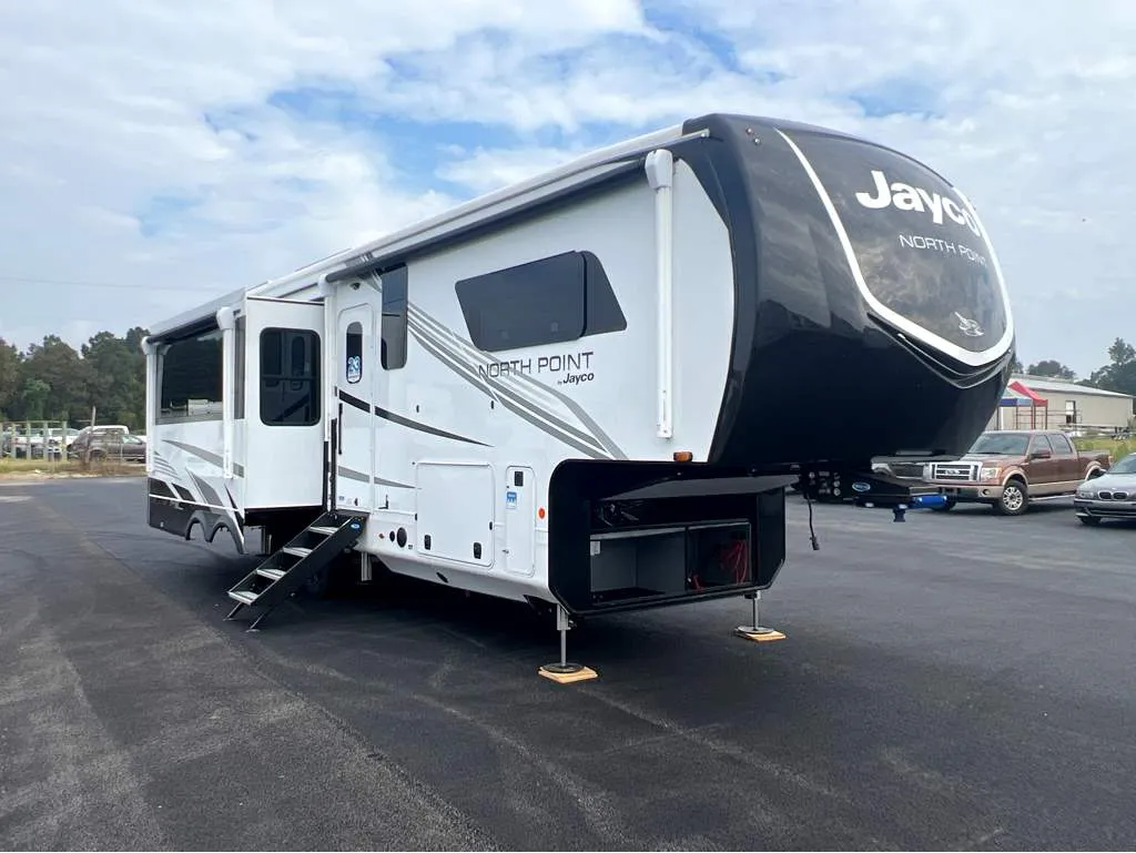 2026 Jayco North Point 310RLTS - Photo 2