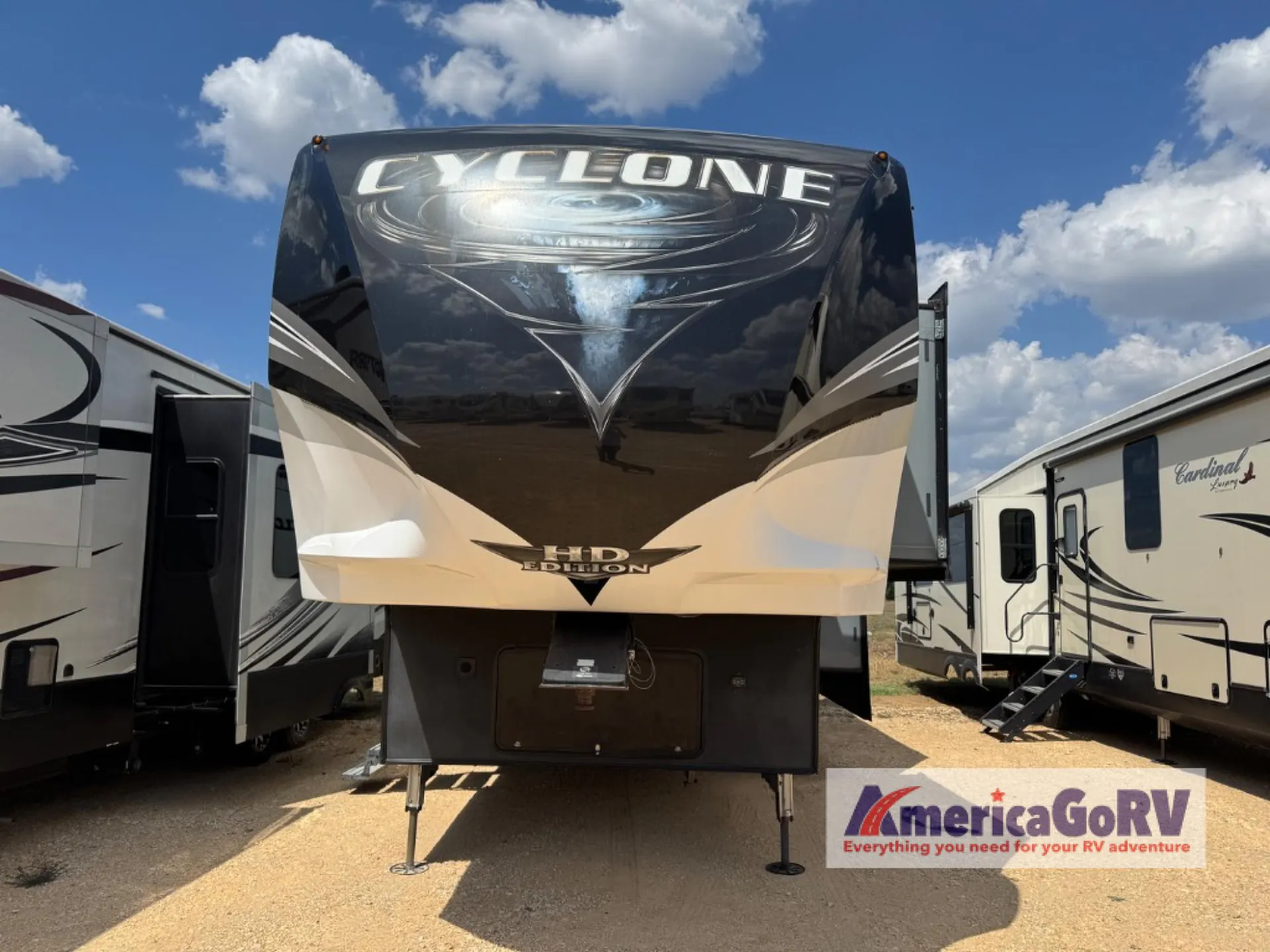 2019 Heartland Cyclone 4270 - Photo 2
