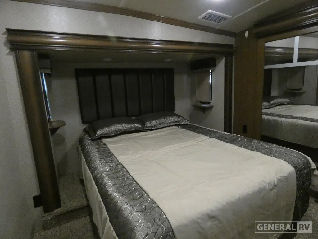 2019 Forest River Cedar Creek Hathaway Edition 36CK2 — Photo 5