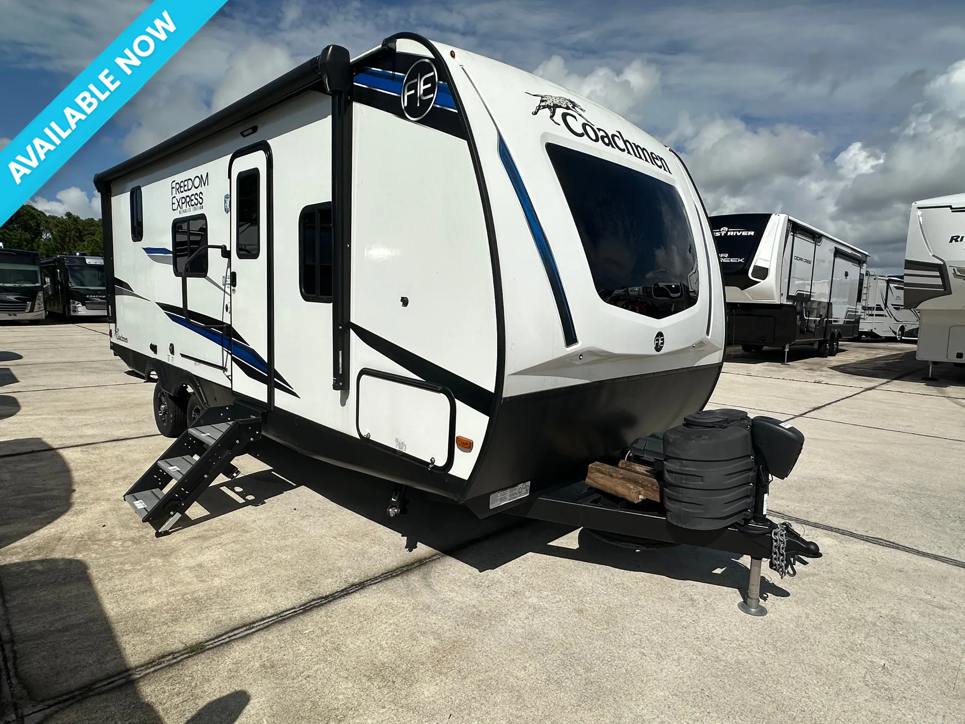 2025 Coachmen Freedom Express Ultra Lite 22MLS - Photo 2