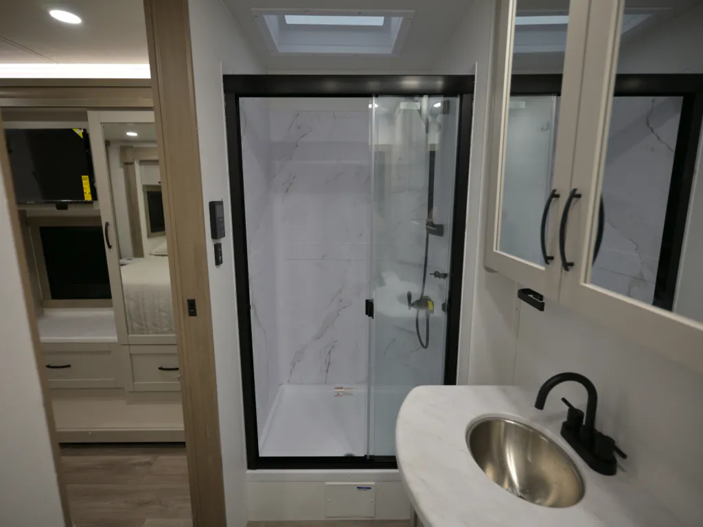 2027 Entegra Coach Vision XL 36C, Photos photo 42
