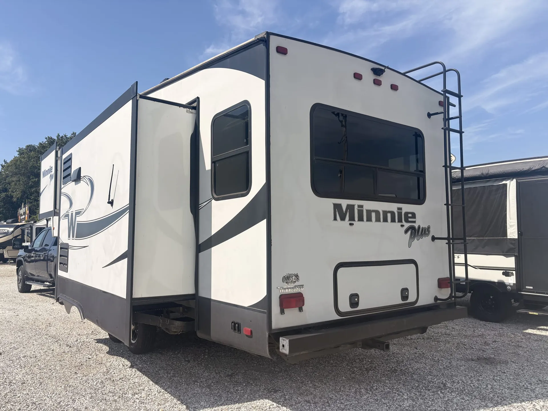 2019 Winnebago Minnie Plus 27RLTS - Photo 3