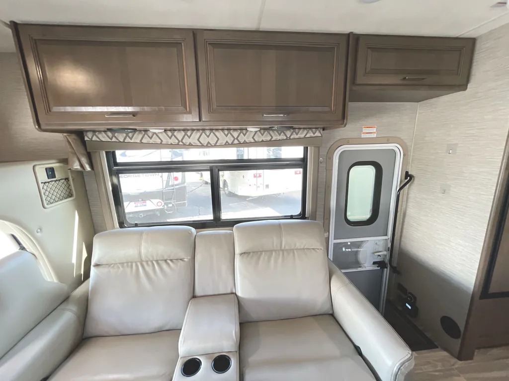2021 Thor Motor Coach Four Winds 31B, Photos photo 12