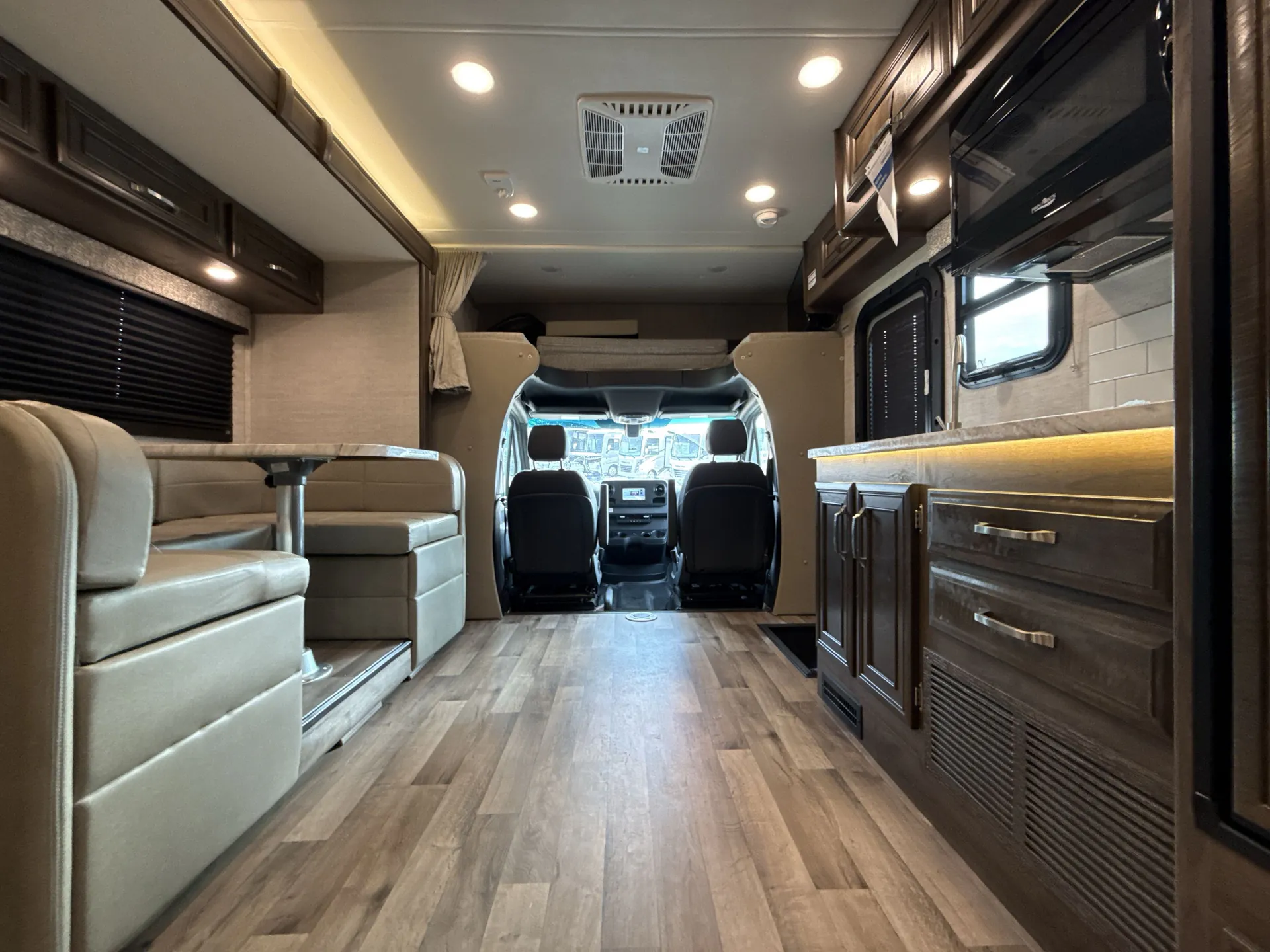 2021 Jayco Melbourne 24L — living area main