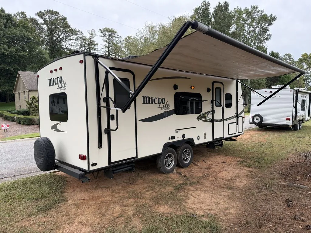 2016 Forest River Flagstaff Micro Lite 25KS — Photo 7