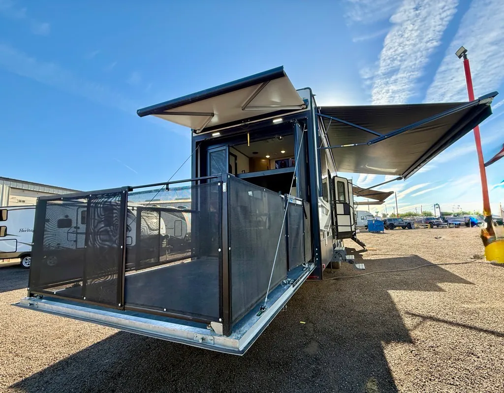 2022 Keystone Raptor 423, Photos photo 35