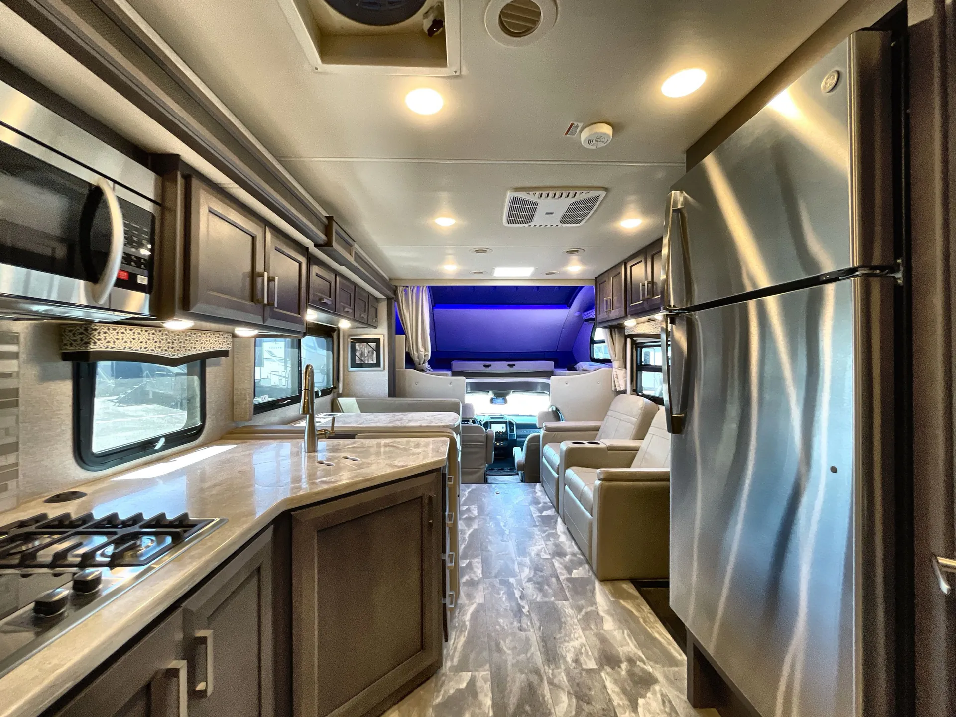 2023 Thor Motor Coach Omni BT36 — living area main