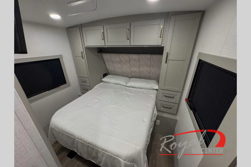 2025 Brinkley Model Z AIR 295, Photos photo 27
