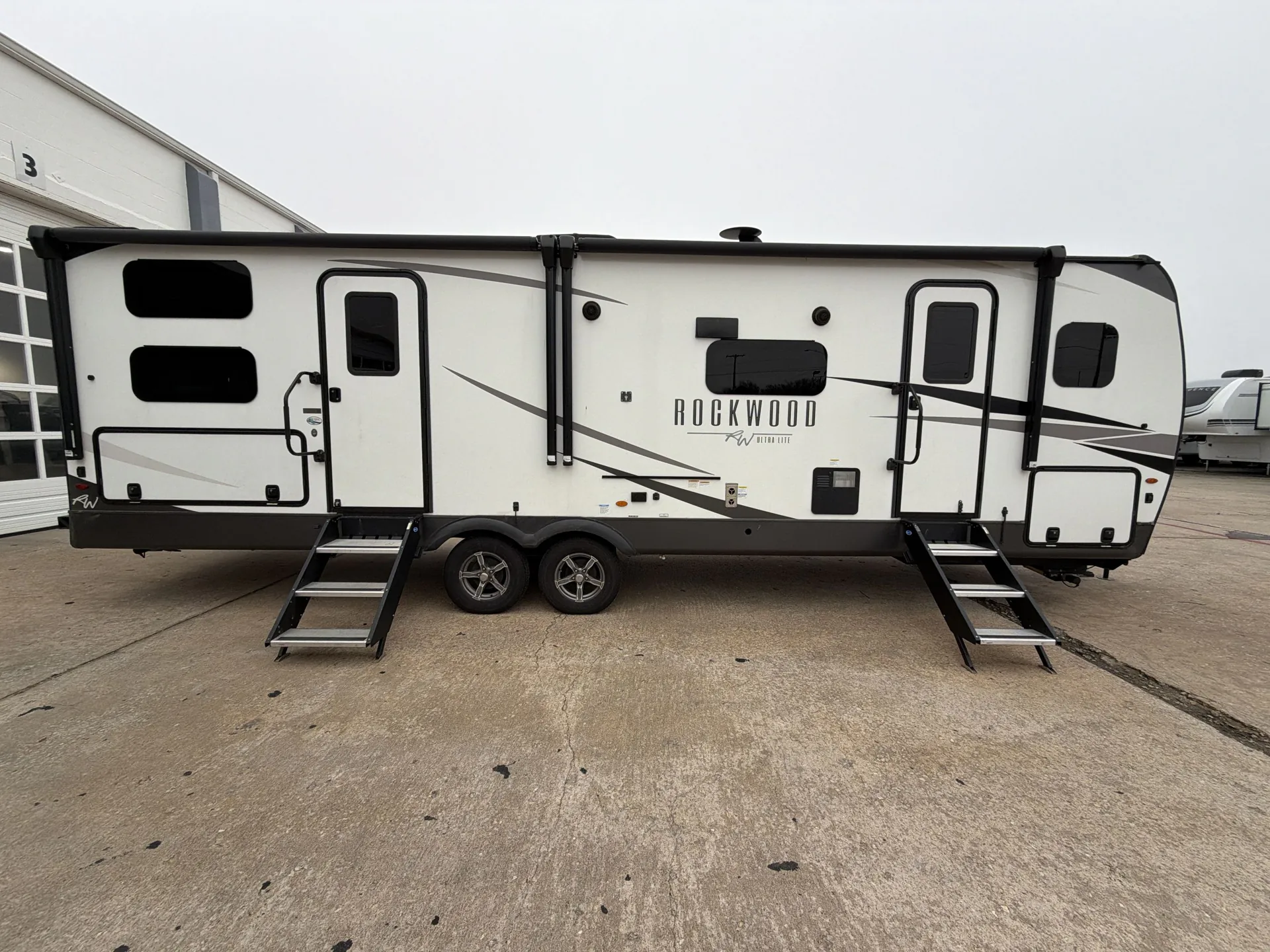 2023 Forest River Rockwood Ultra Lite 2706WS — campside