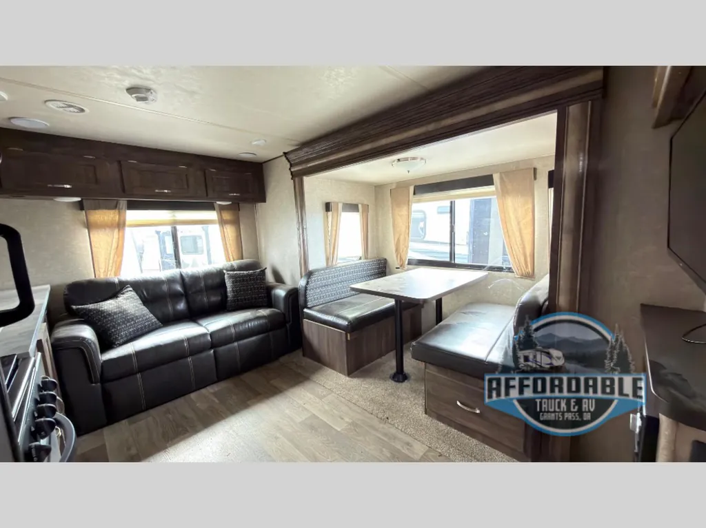 2018 Forest River Vibe Extreme Lite 224RLS, Photos photo 8