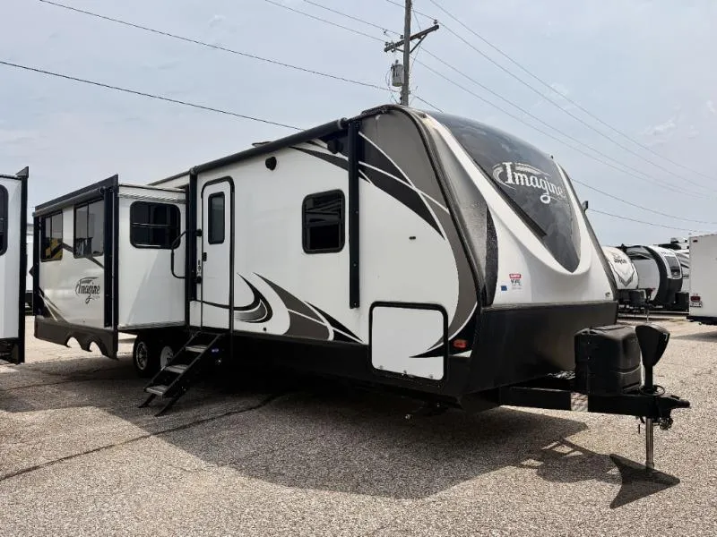 2018 Grand Design Imagine 2950RL - Photo 2