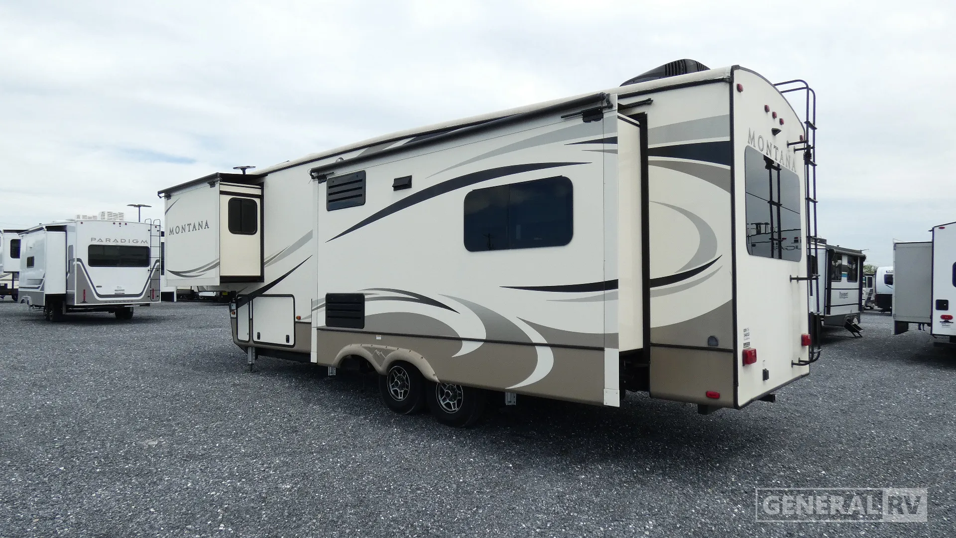 2018 Keystone Montana 3130RE - Photo 4