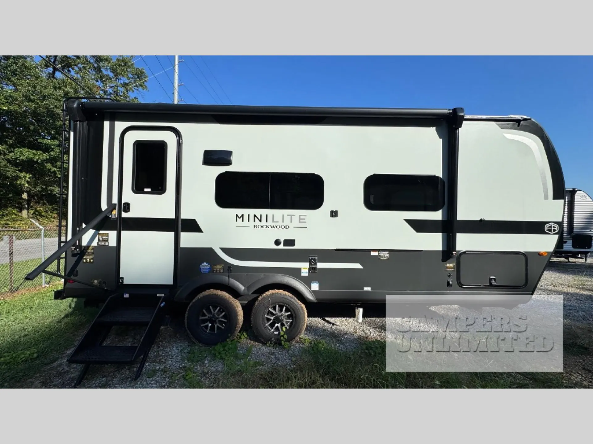 2027 Forest River Rockwood Mini Lite 2109S — Photo 7