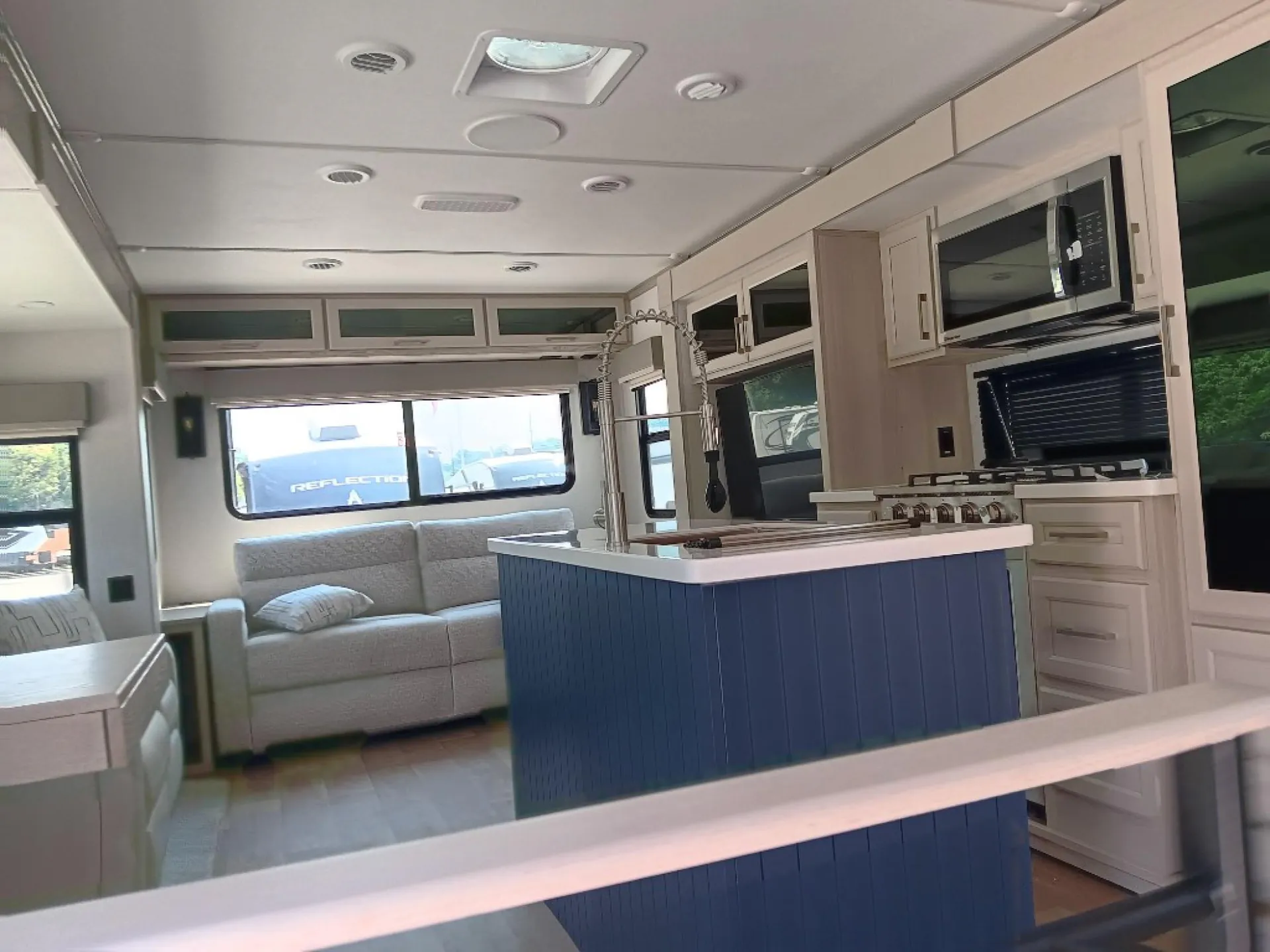 2026 Palomino River Ranch 393RL dealer photo 2 from Unlimited RV