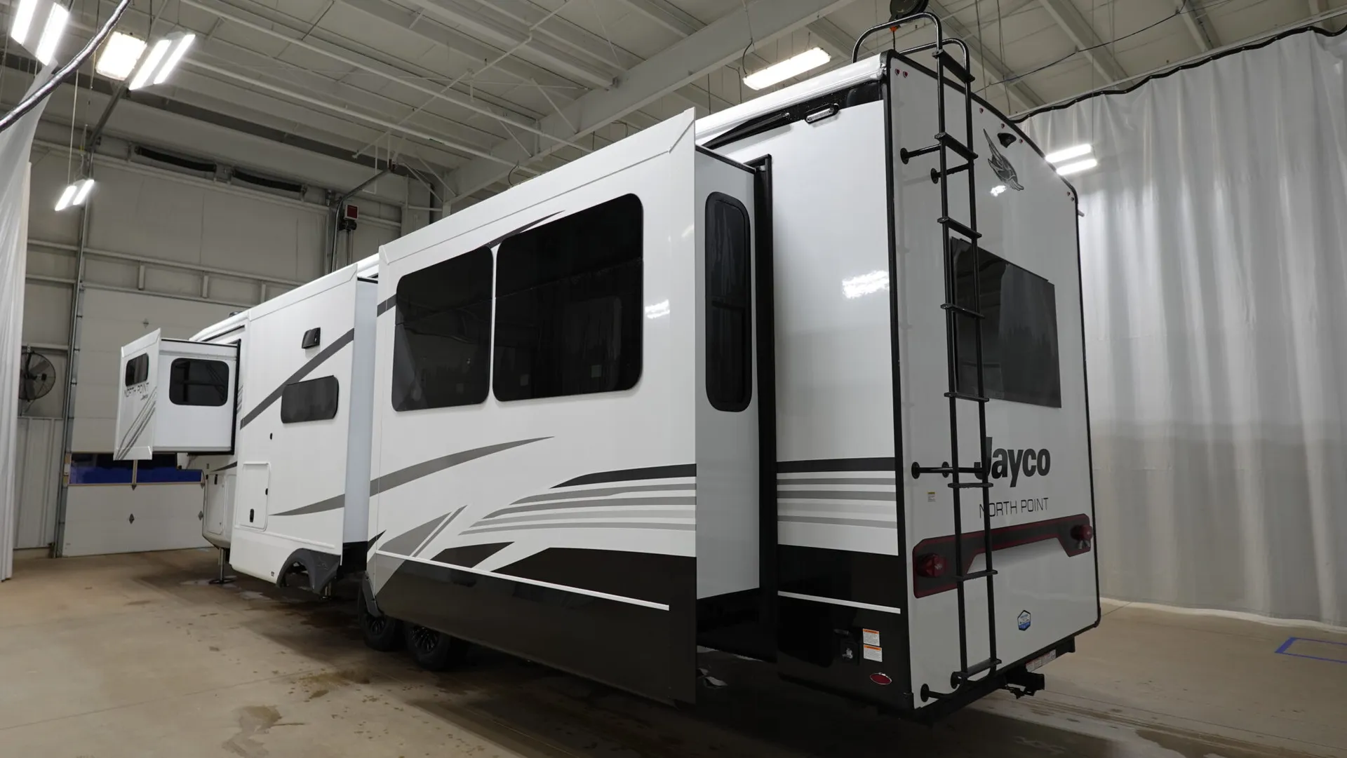 2026 Jayco North Point 381CKRE - Photo 4