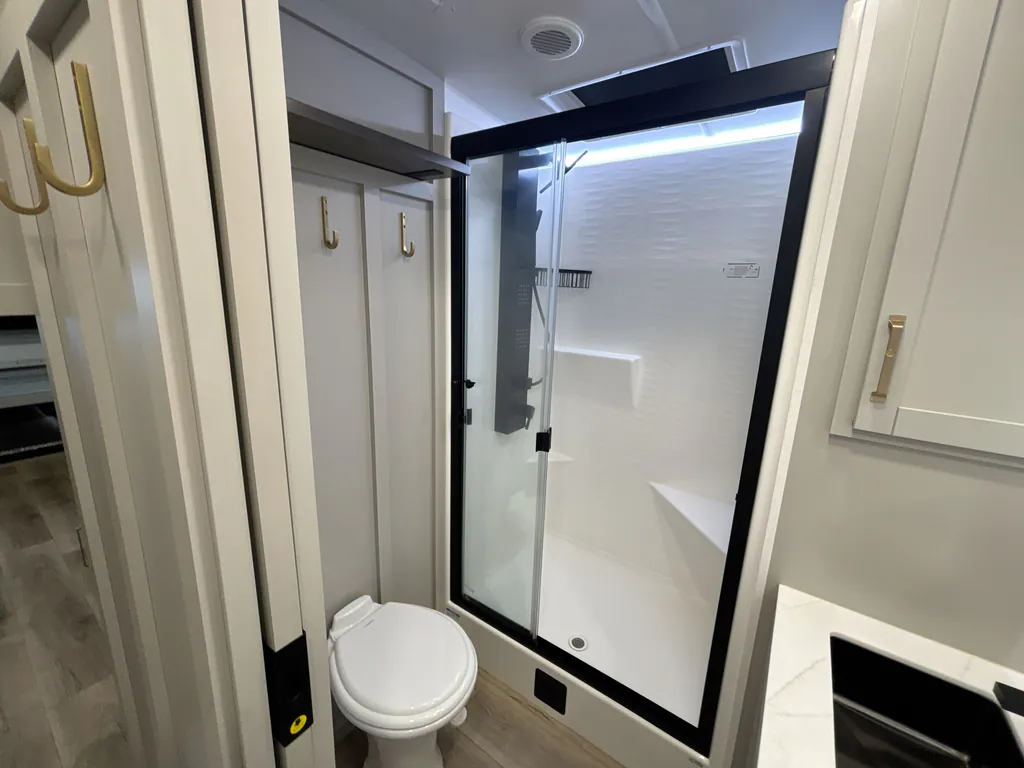 2025 Brinkley Model Z AIR 295, Photos photo 17