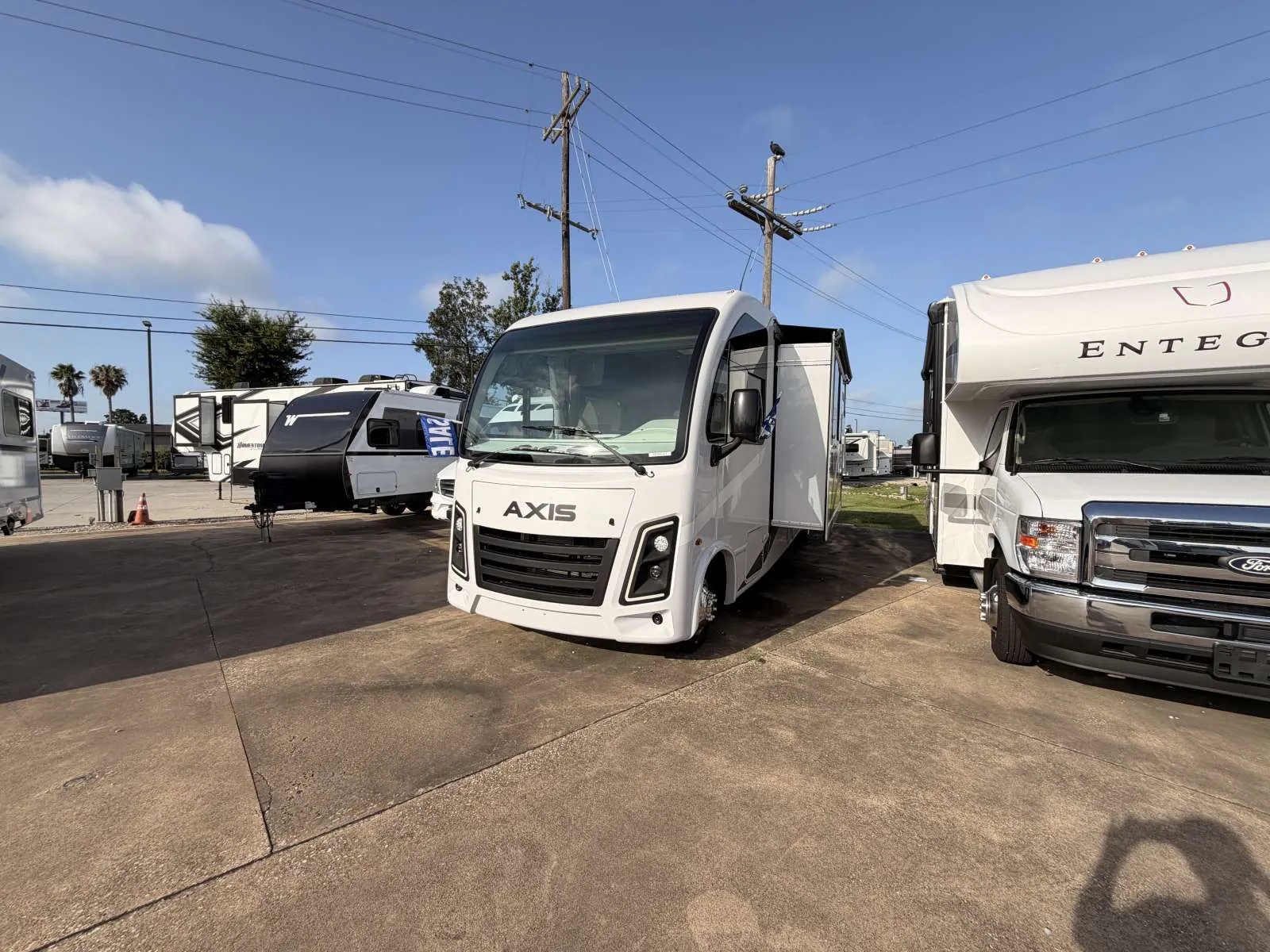 2026 Thor Motor Coach Axis 281 - Photo 2
