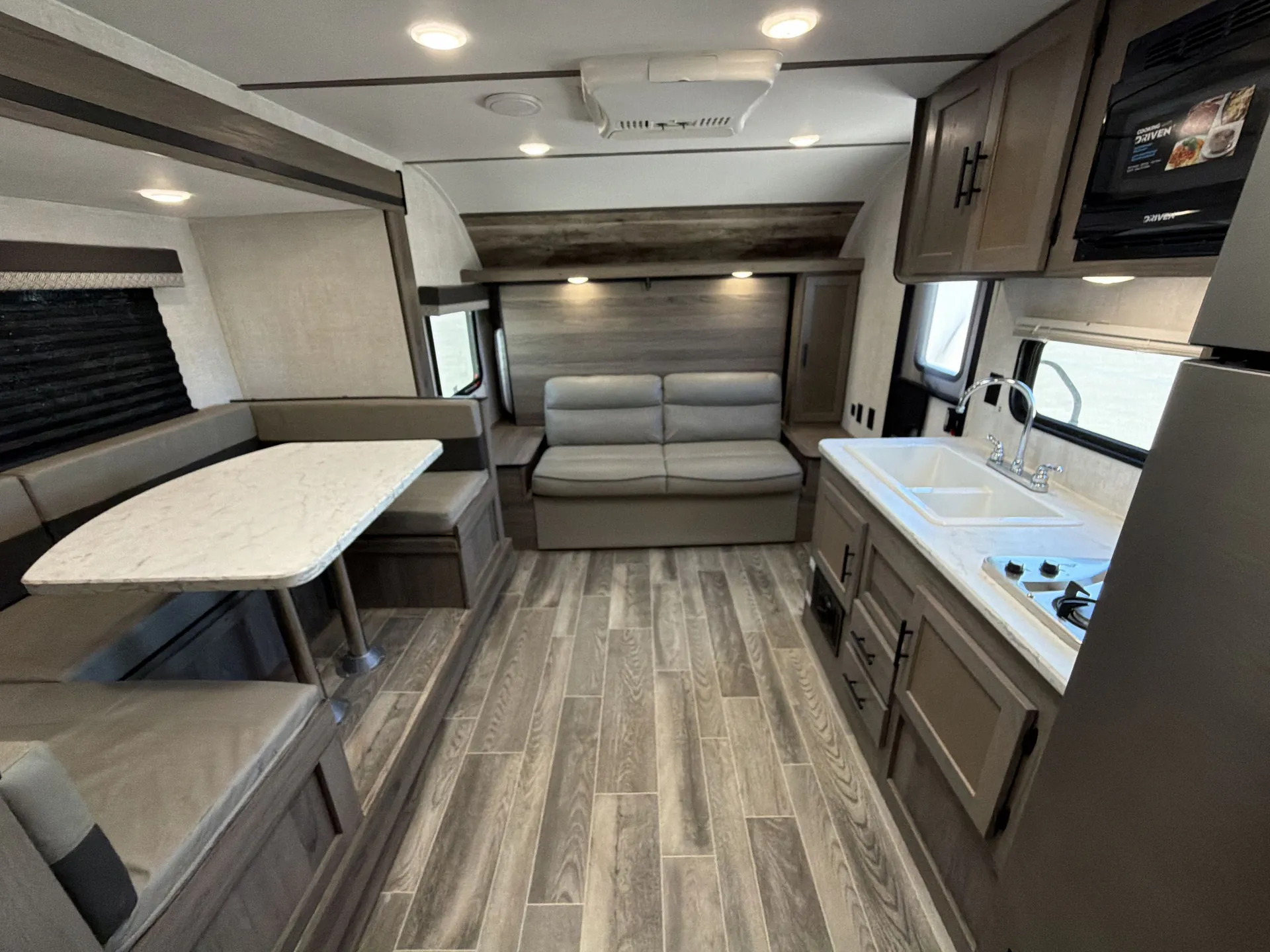 2023 Gulf Stream Kingsport Super Lite 192DS — living area main