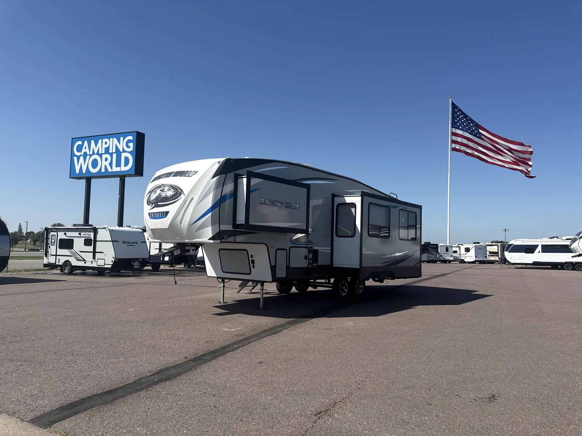 2019 Forest River Cherokee Arctic Wolf 245RK4 - Photo 2