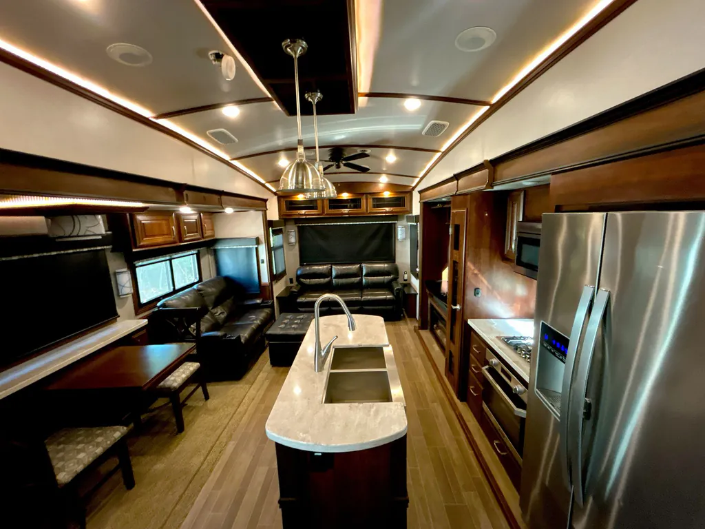 2020 Jayco Pinnacle 36FBTS, Photos photo 9